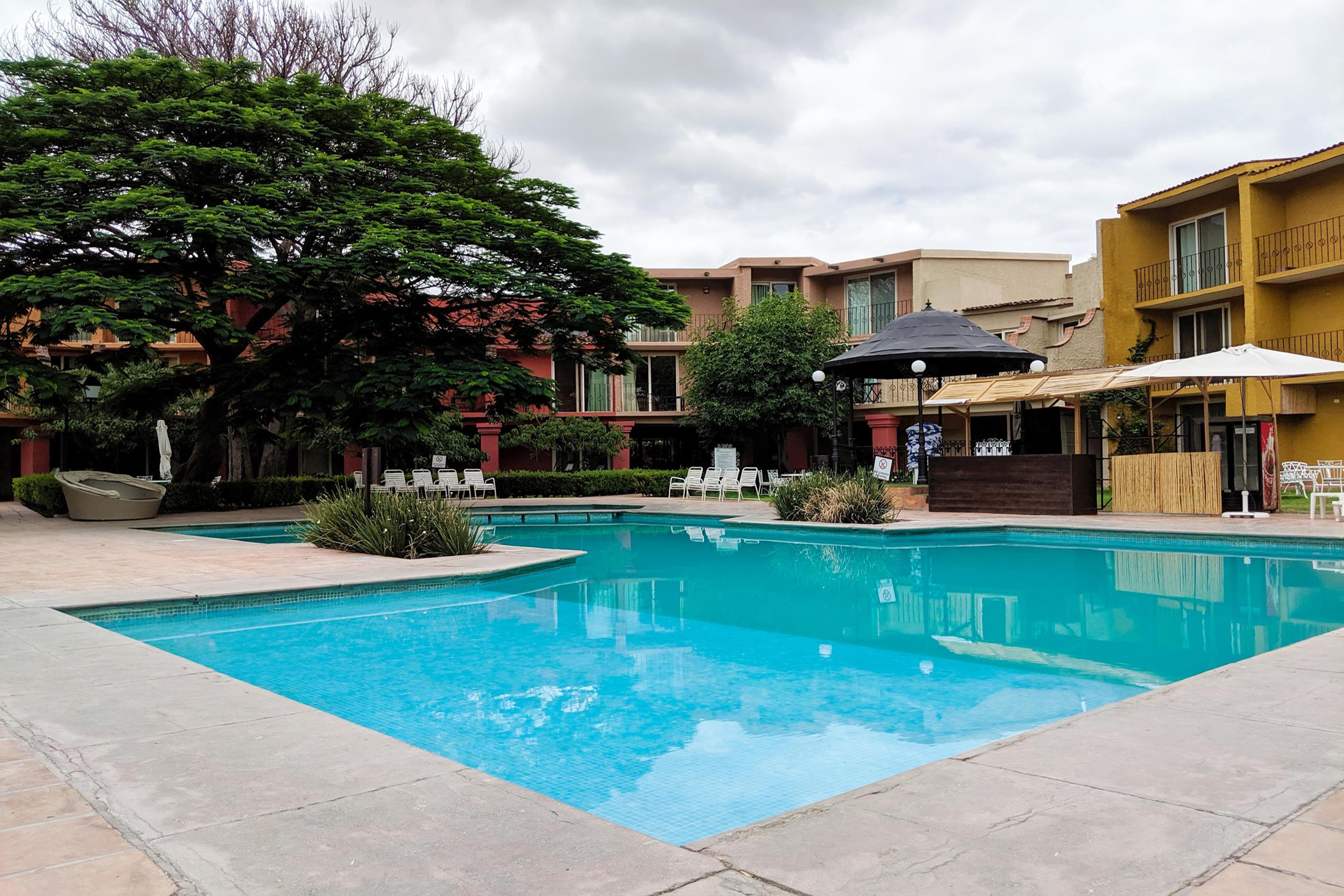 Real De Minas San Miguel De Allende Esterno foto The pool at the hotel